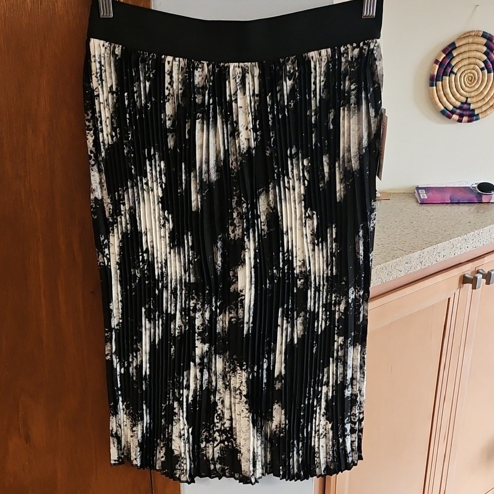 NWT Lularoe Accordion Pleat Skirt